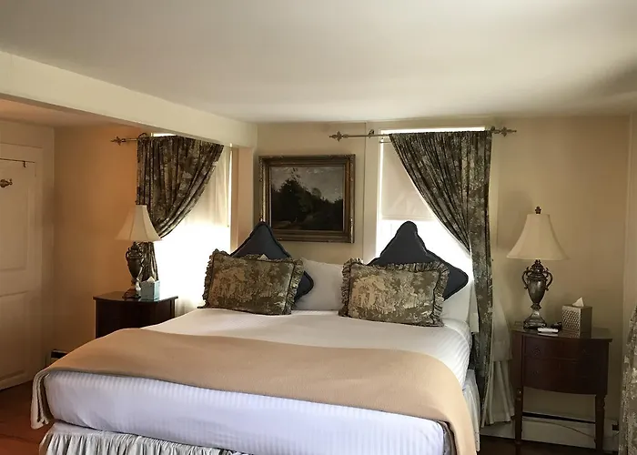 Admiral Farragut Inn