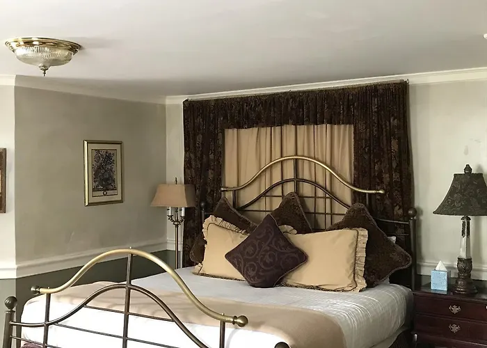 Admiral Farragut Inn
